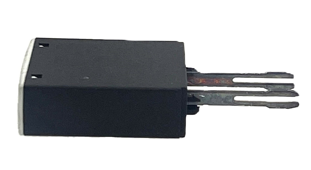 Eaton XTCEXVSBA Top Mounted Plug-In Varistor Suppressor for voltages 48-130 volt AC and contactors XTCE007B, XTCE009B and XTCE012B
