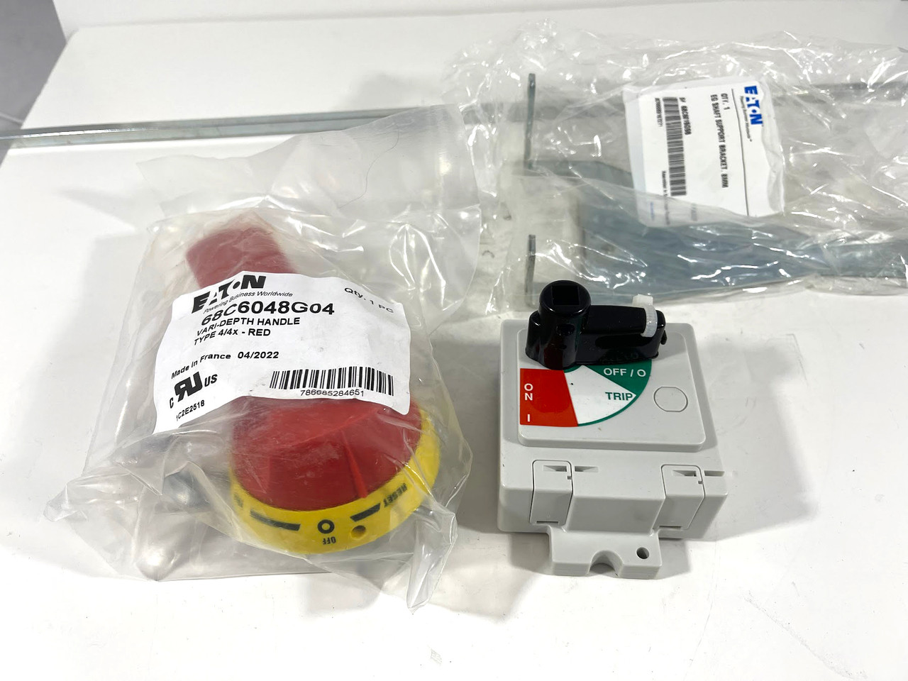 Eaton EGHMVD24RX Vari-Depth Rotary Handle 24 Inch Shaft / Red NEMA 4/4X