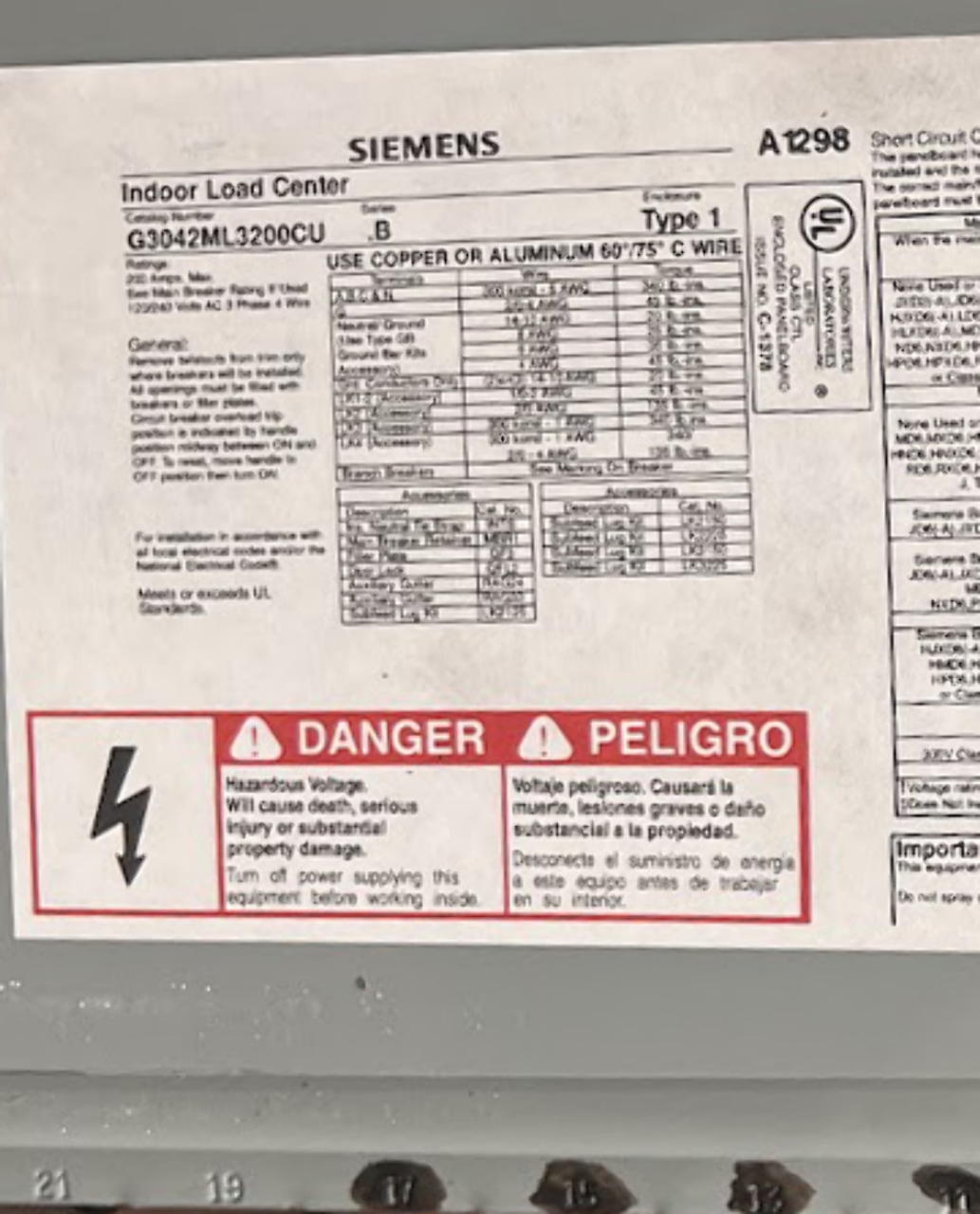 Siemens G3042ML3200CU Main Lug Only Load Center 200A 240V NEMA 1 30 Spaces 3Ph 3W