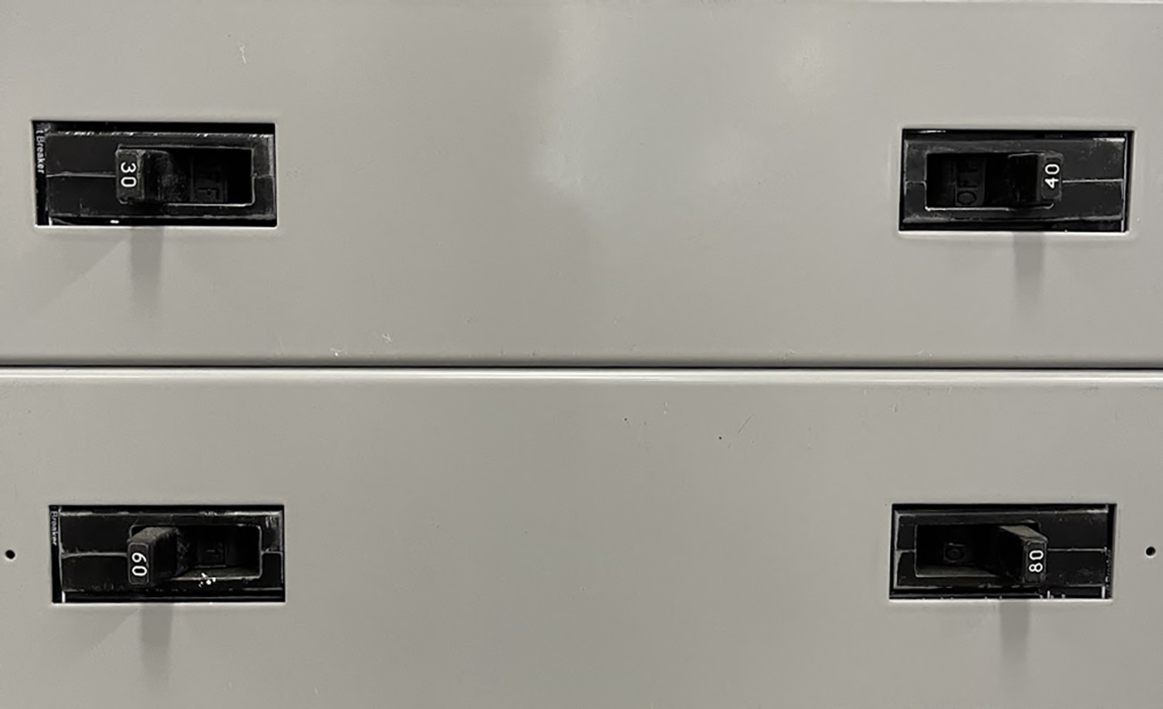 Siemens P5E75ML120ATS Main Lug Load Center 1200A 480V 3PH 4W NEMA 1 75 Spaces