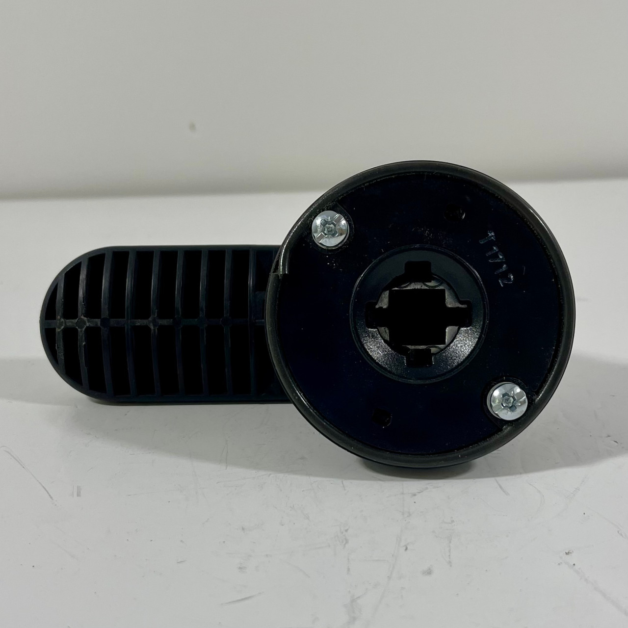 ABB OHB95L10 Rotary Disconnect Handle with ABB OXP10X500 Operating Shaft