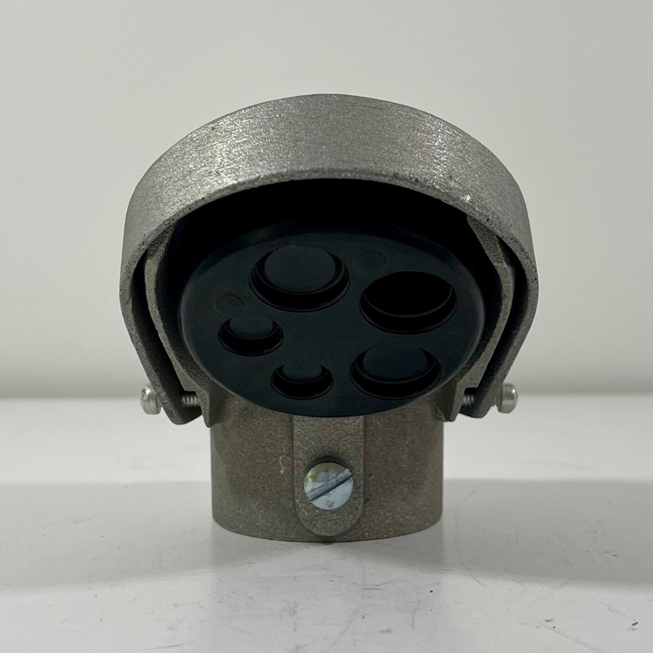 Bridgeport 1254-S 1 1/4 Inch Aluminum Set Screw Service Entrance Cap 5 Holes