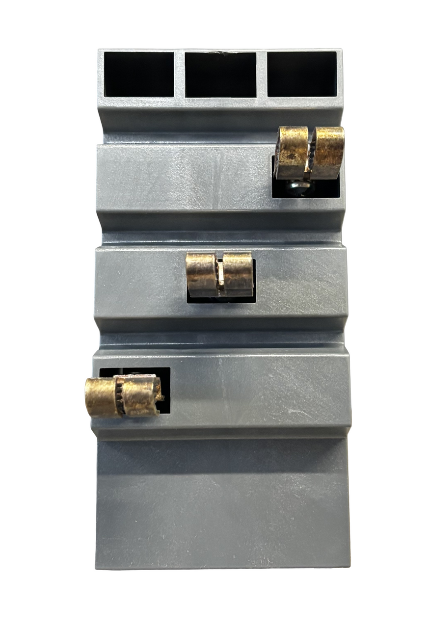 ABB XT1HU3030AYD000XXX 3‑Pole 30 A Thermal‑Magnetic Breaker | 65 kAIC @ 480 VAC ABB XT1HU3030AYD000XXX 3‑Pole 30 A Thermal‑Magnetic Breaker | 65 kAIC @ 480 VAC