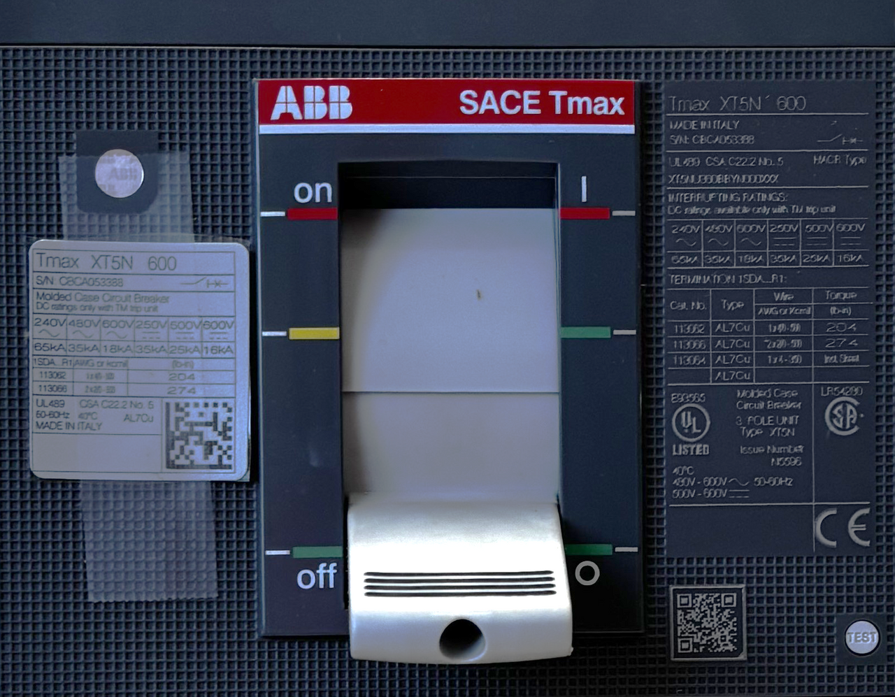 ABB XT5NU360BBYN000XXX  600A 3-Pole Molded Case Circuit Breaker – Thermal Magnetic Trip