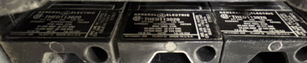 GE APNB2806FB4A Main Lug Panelboard – APNB Bolt-On Style 600A 208Y/120V 3 Phase 4 Wire Bottom Feed with 7 Two-Pole and 16 One-Pole Breakers