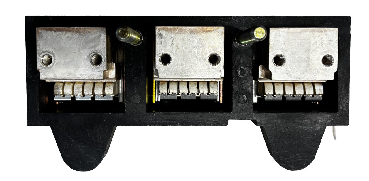 Siemens PC5666 Plug-In Mounting Assembly – 3-Pole Adapter for ND-Frame MCCBs, 1200A, 600V