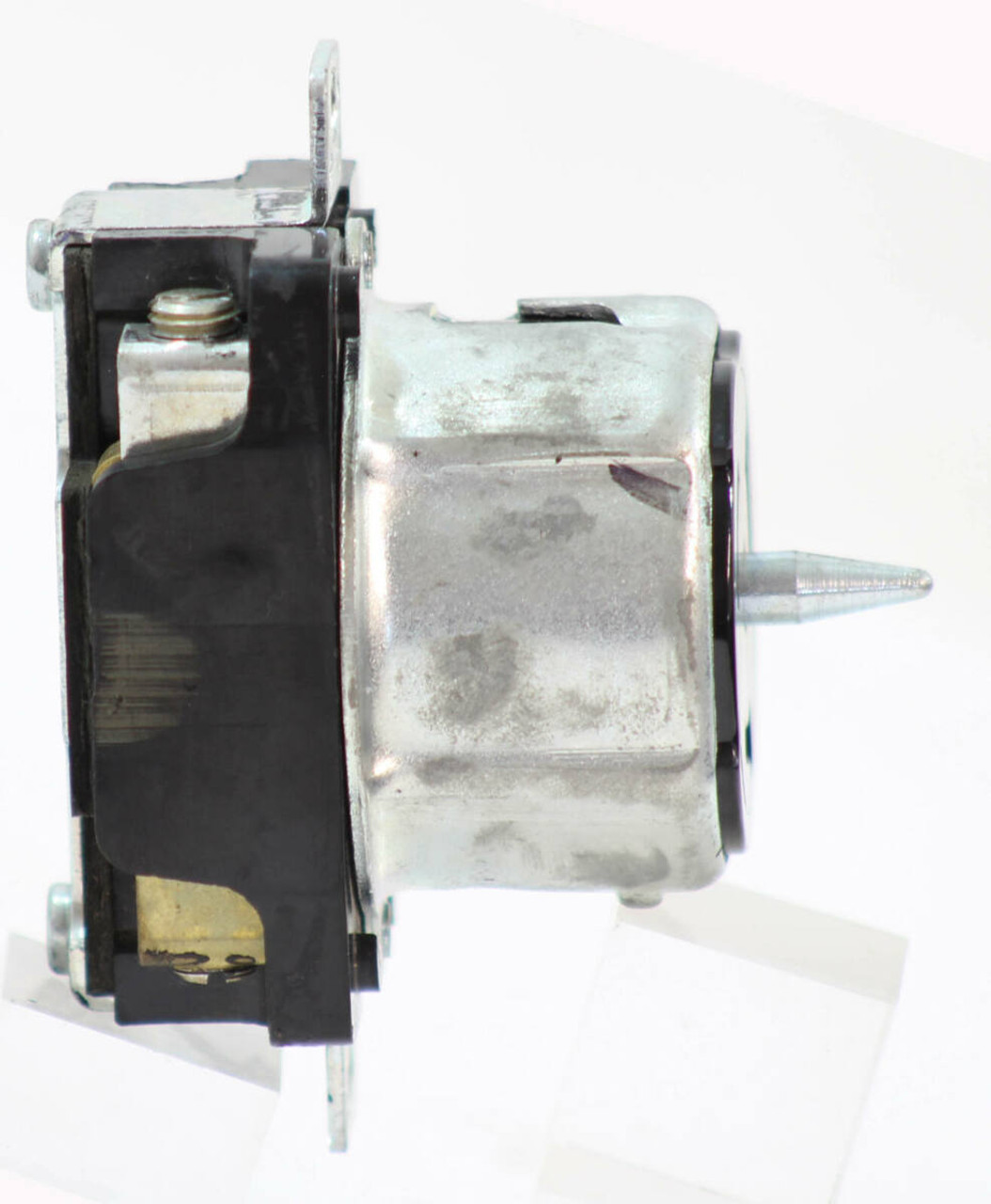 Hubbell 3771 Locking Receptacle 2 Pole, 3 Wire, Twist Lock, 50A, 125/250V