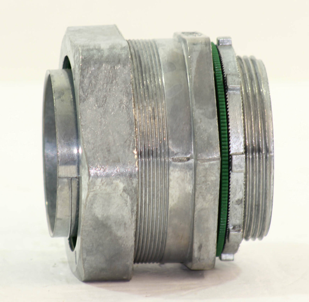 Bridgeport 437-LT2 Connector 3 Inch Zinc Die Cast Liquid Tight Straight