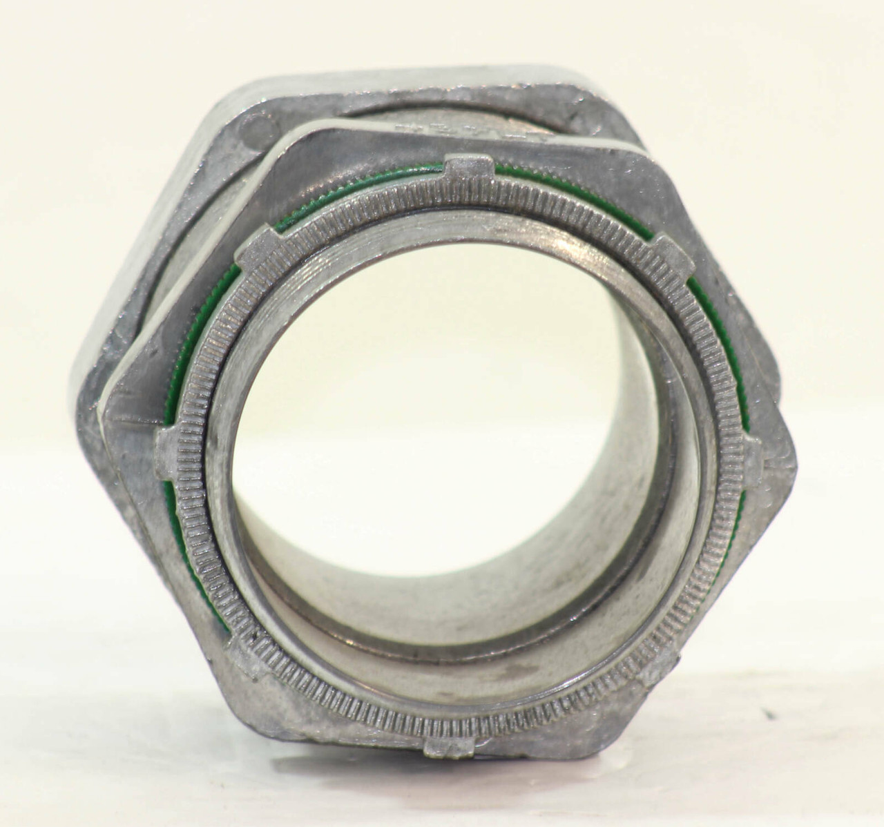 Bridgeport 437-LT2 Connector Material: Zinc Die Cast Diameter: 3 Straight Connector For Use With Metallic and No-Metallic Type B Liquid Tight Conduit