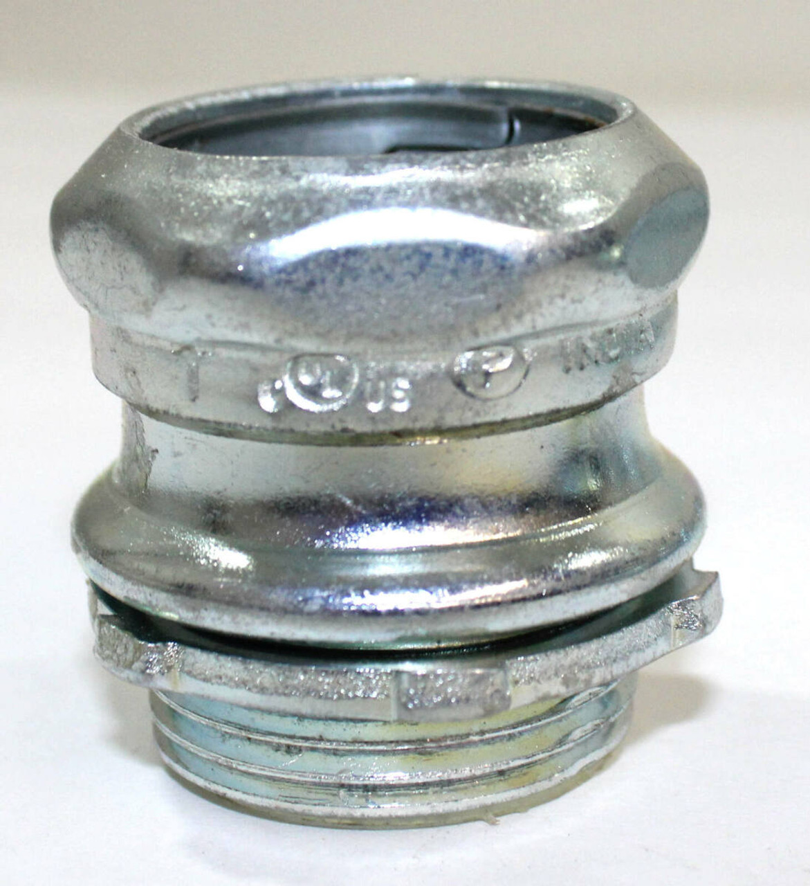 Thomas &amp; Betts 5323 EMT Connectors Material: Electrical Metallic Tubing Size: 1 Inch Nylon Insulated, Liquid Tight
