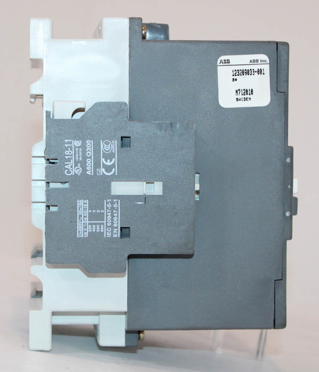ABB AE130-30-11-81 Contactor 24V Coil w/Auxiliary CAL18-11 and CCL18-01