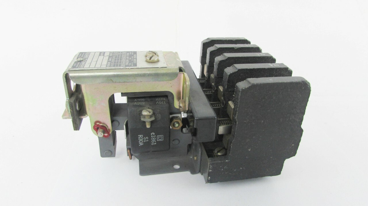 Square D 8502 B0-2 Starter 20A 600V Coil 110-120V NEMA: 0 Series A