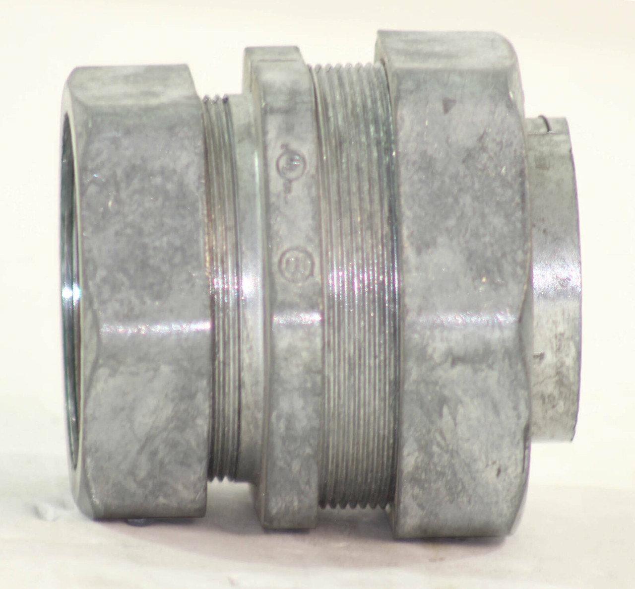 Bridgeport 4365-DC Transition Coupling Material: Zinc Die Cast Size: 2 Inch Liquid Tight to EMT