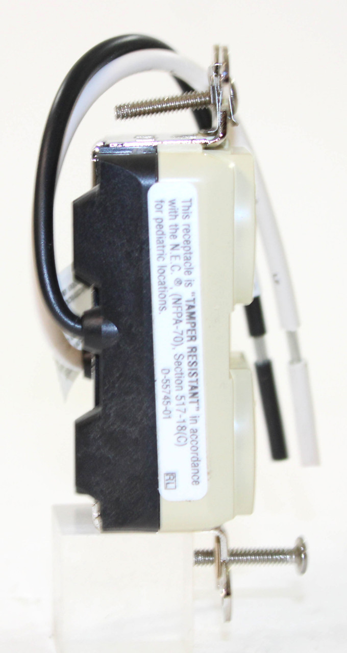 Hubbell Receptacle HBL8200SGIA 15A 125V 2P 3W Nema 5-15R Tamper Resistant Hospital Grade Grounding