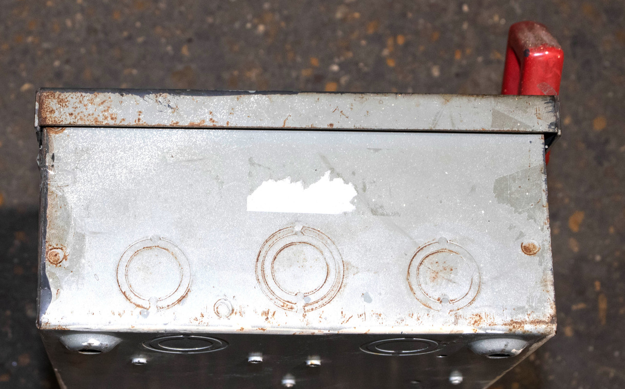 General Electric THN3361 Non-Fusible Disconnect | 30A | 3P | 600V | NEMA 5/12 | Heavy Duty