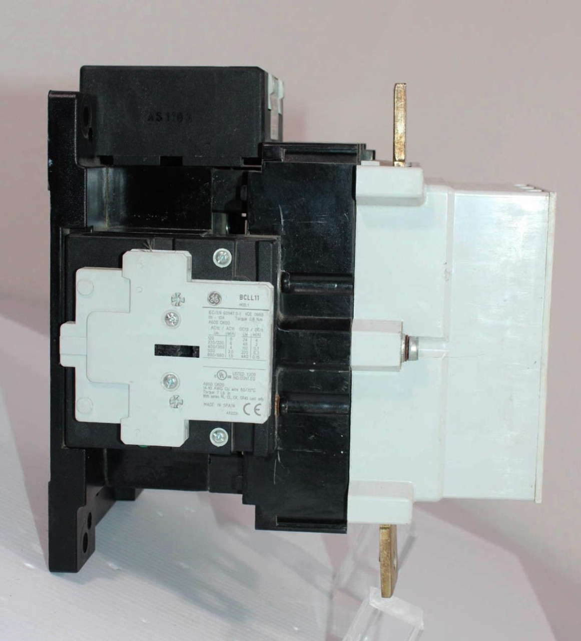 General Electric CK95BE300 Contactor 302A 600V 3P 24-28V Coil w/Auxiliary BCLL11 General Electric CK95BE300 Contactor 302A 600V 3P 24-28V Coil w/Auxiliary BCLL11