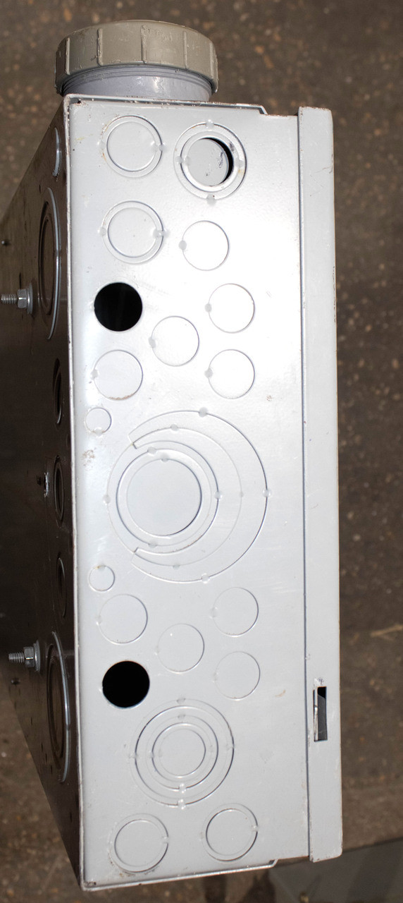 Eaton PNW1224L1225C Enclosure 225A NEMA: 3 Length: 15 30H 6W Type 3R Enclosure- Rain Proof 12S 24C