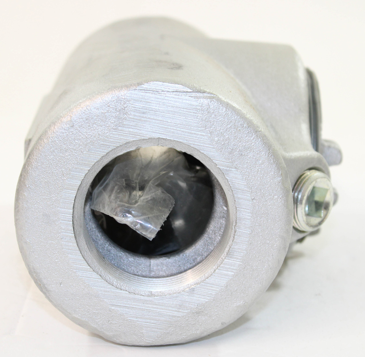 Eaton EYDX61 Expanded Fill Sealing Fitting with Drain 2 Inch