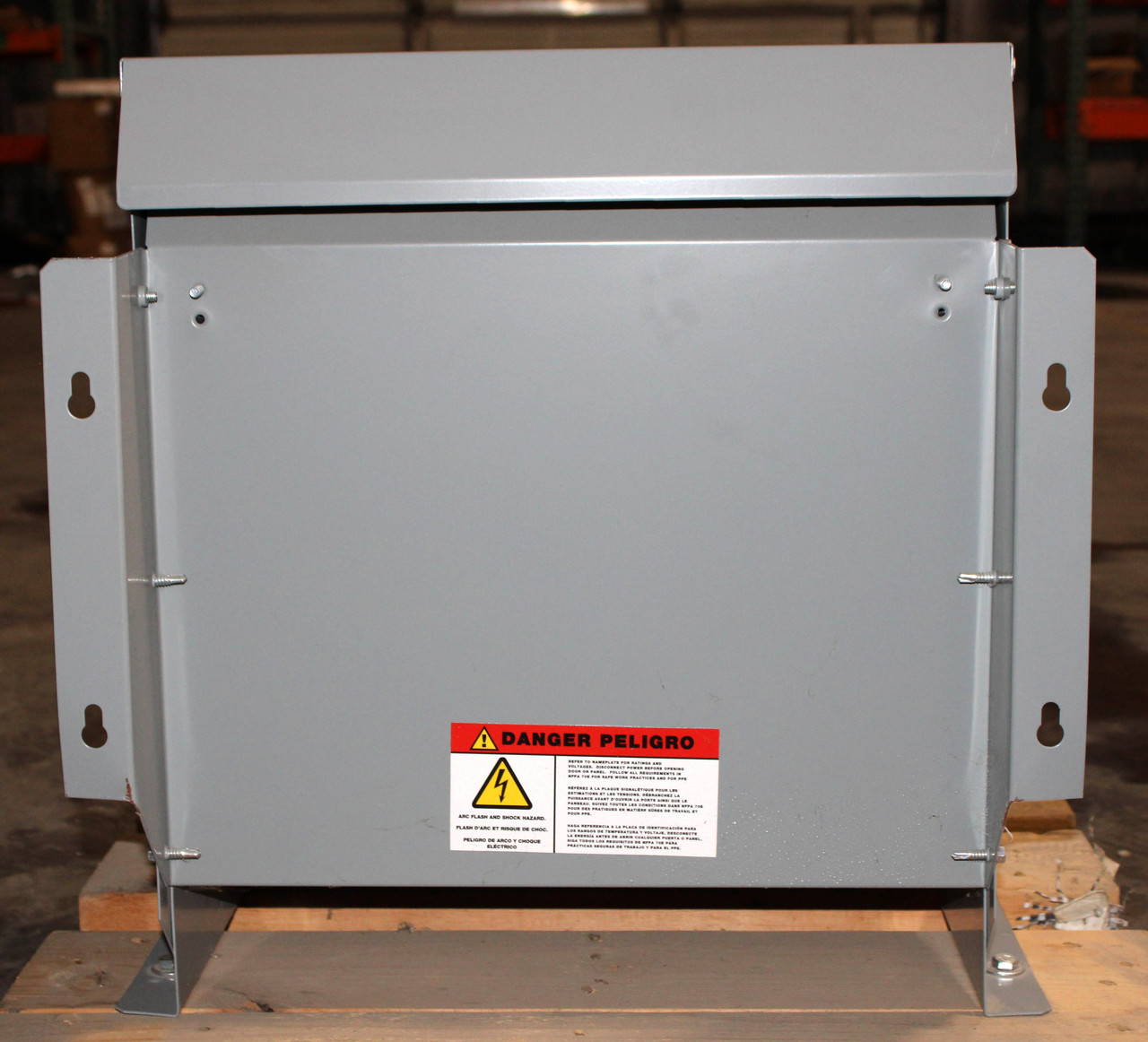Siemens 3F3Y015K13CD16 Transformer 15kVA PV: 480V SV: 208Y/120V 3Ph NEMA 2 3P