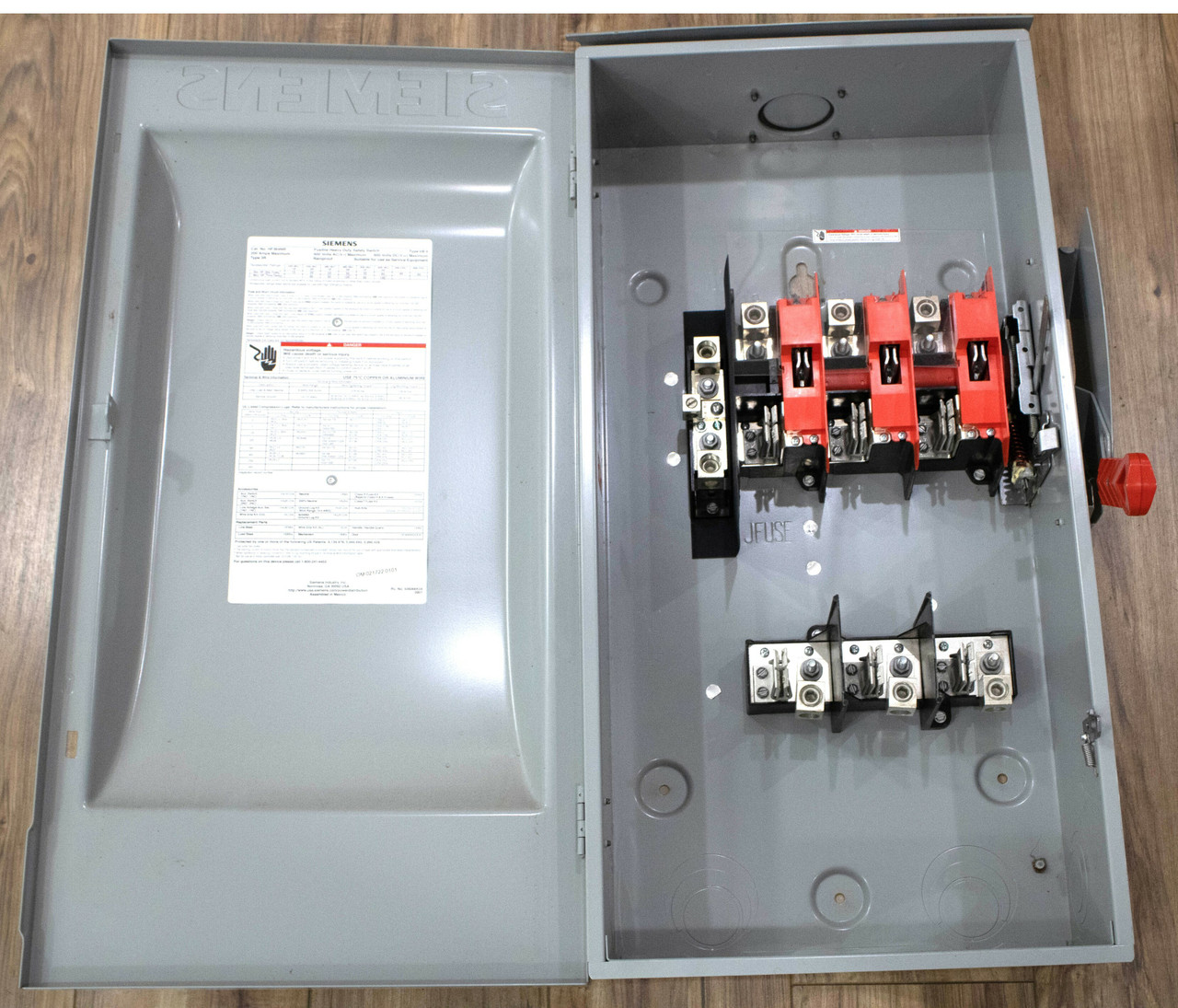 Siemens HF364NR Safety Switch Disconnect 200A 600V 3P 4 Wire Fused Heavy Duty