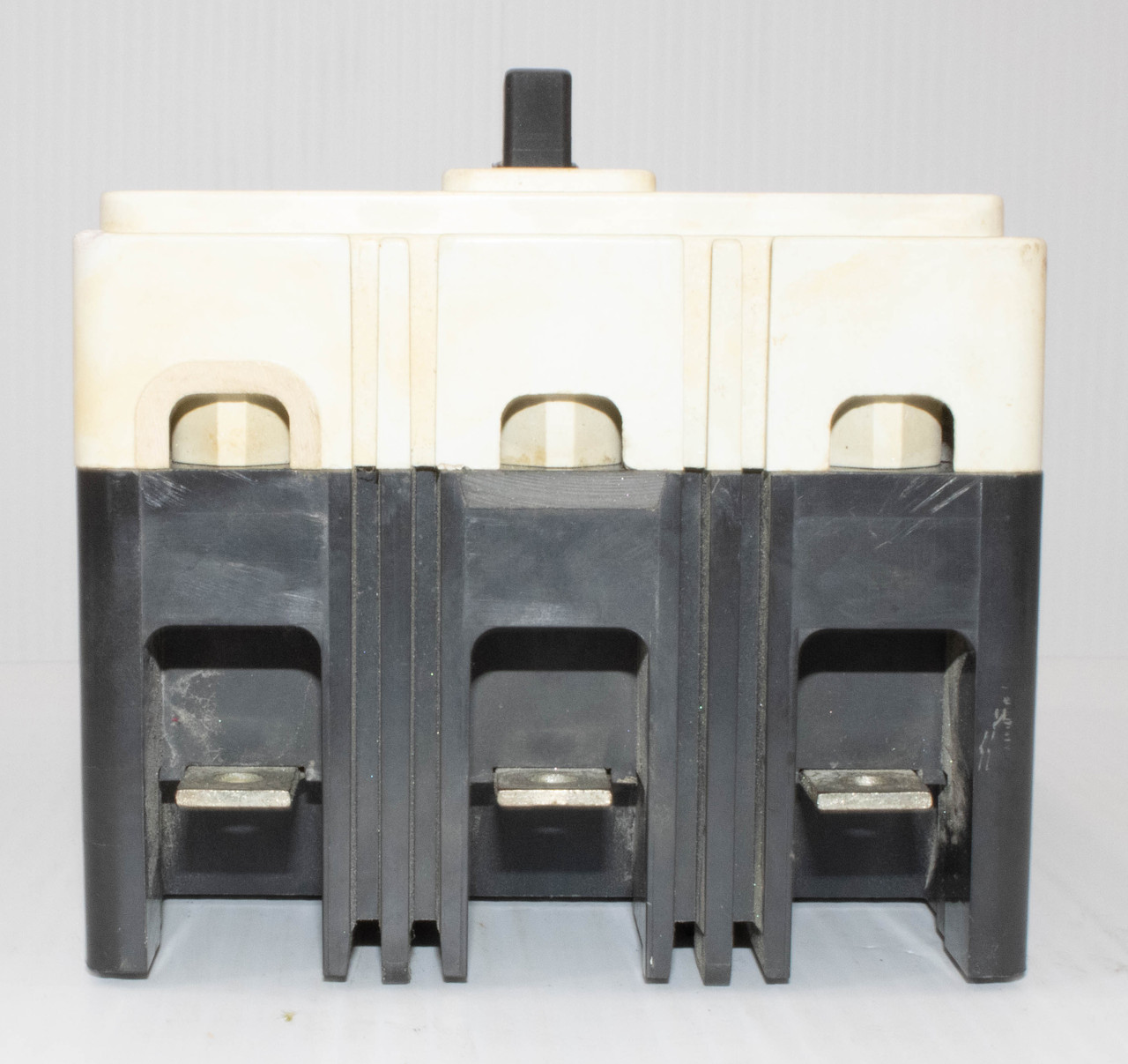 Challenger CE3020 Breaker 20A 480V 3P 14KA LI - Long Time and Instantaneous