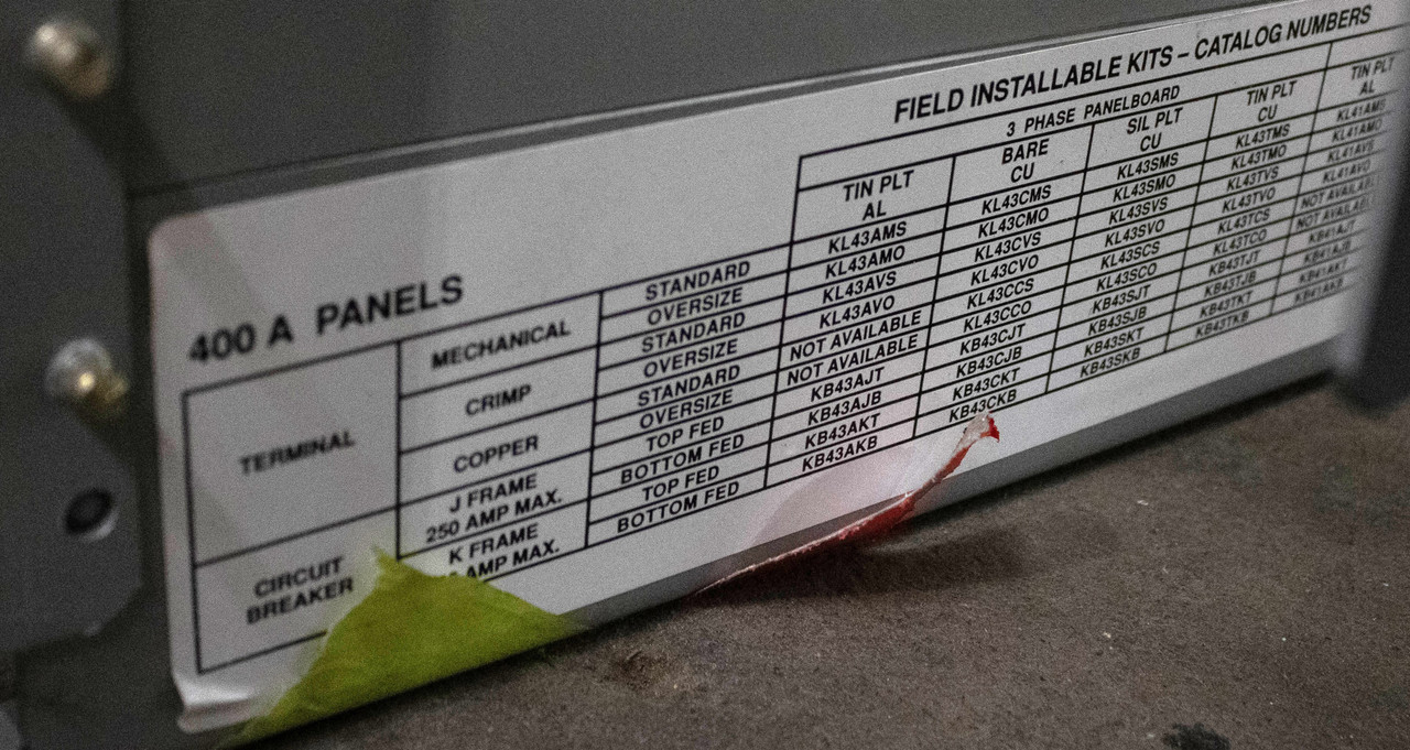 Eaton 1C96652G05 Panelboard PRL1A 208/120V 400A 3PH 4W 42-Spaces