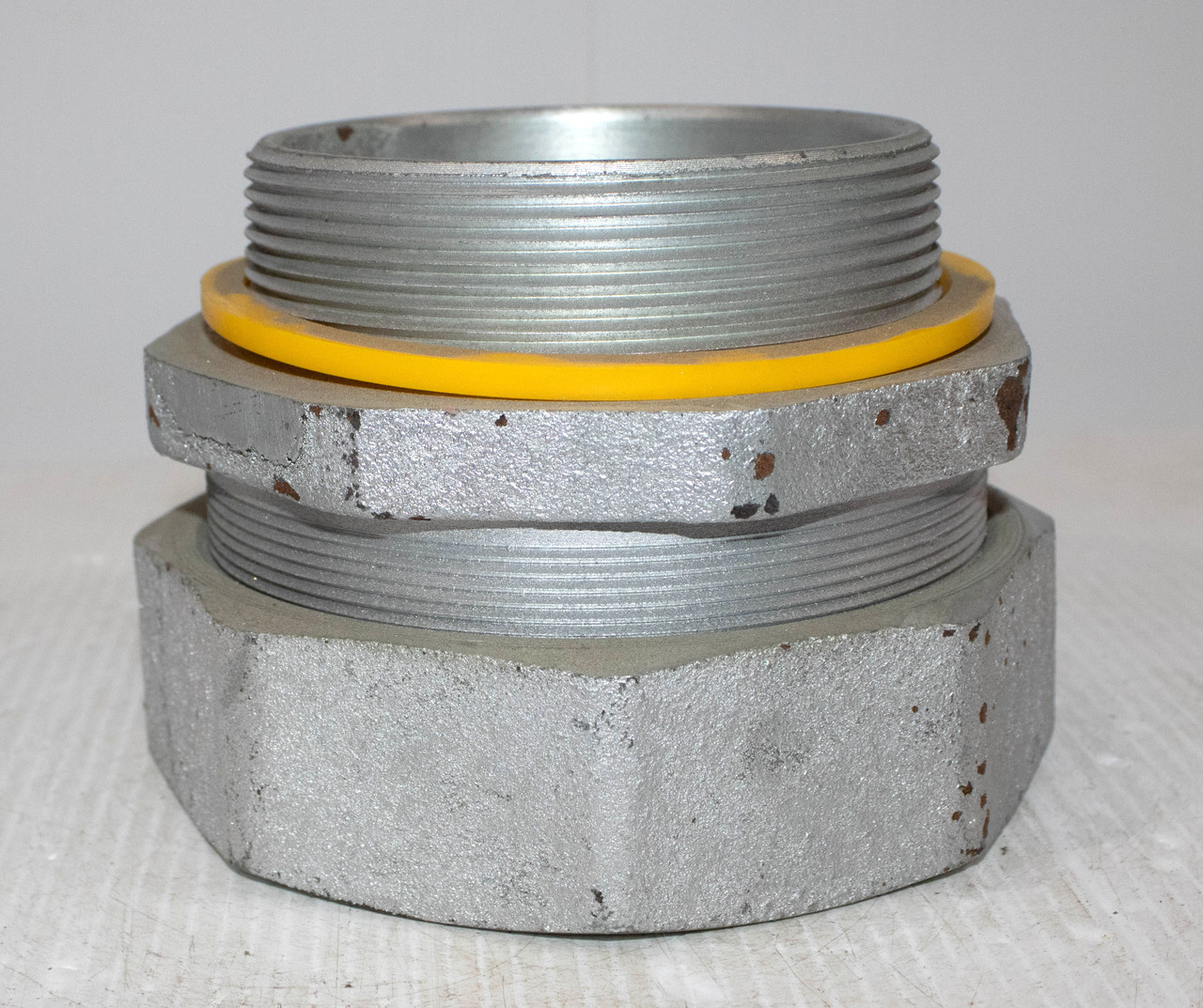 Crouse Hinds LT400 Liquidtight Connector 4-Inch Straight Malleable Iron