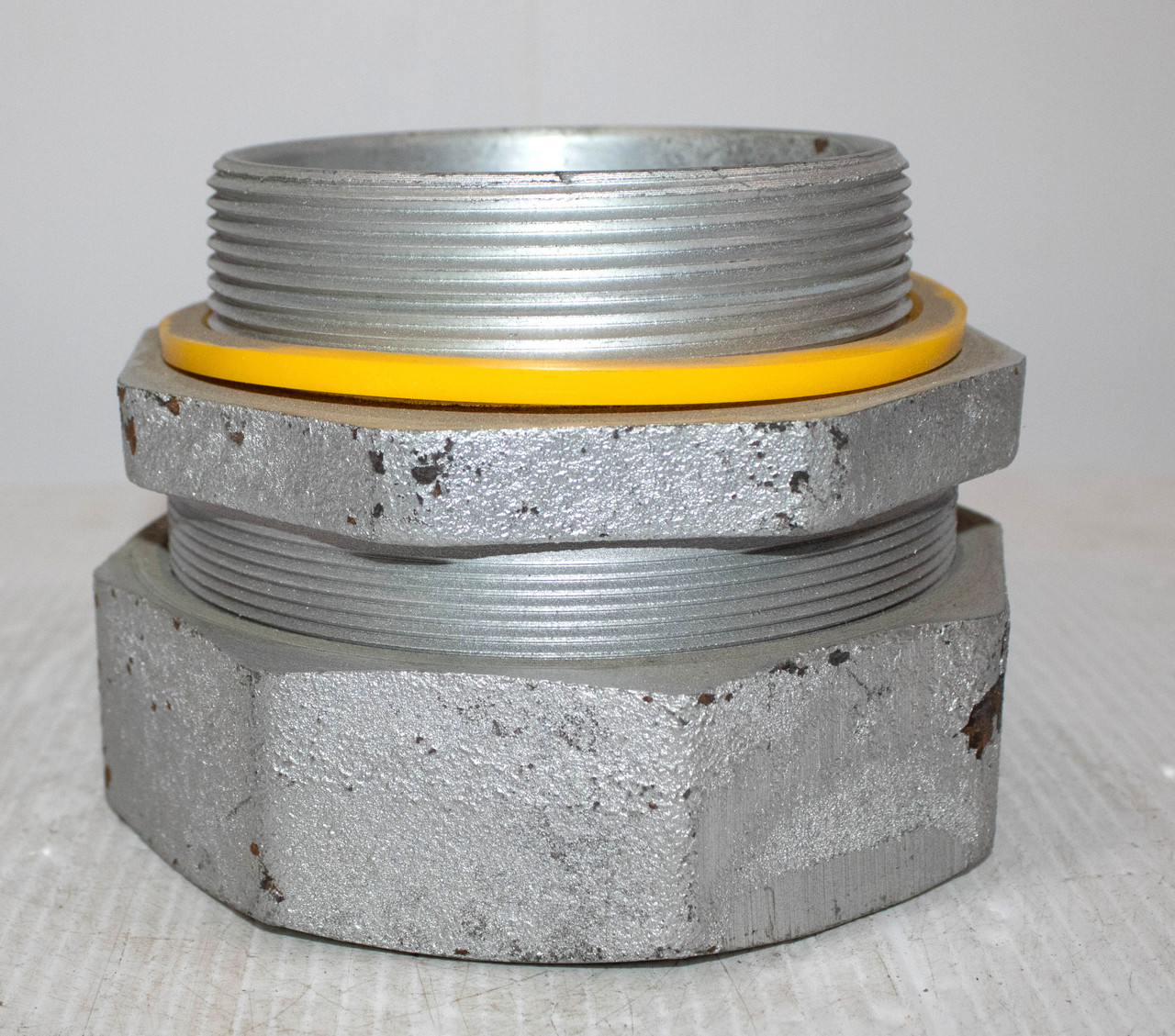 Crouse Hinds LT400 Liquidtight Connector 4-Inch Straight Malleable Iron