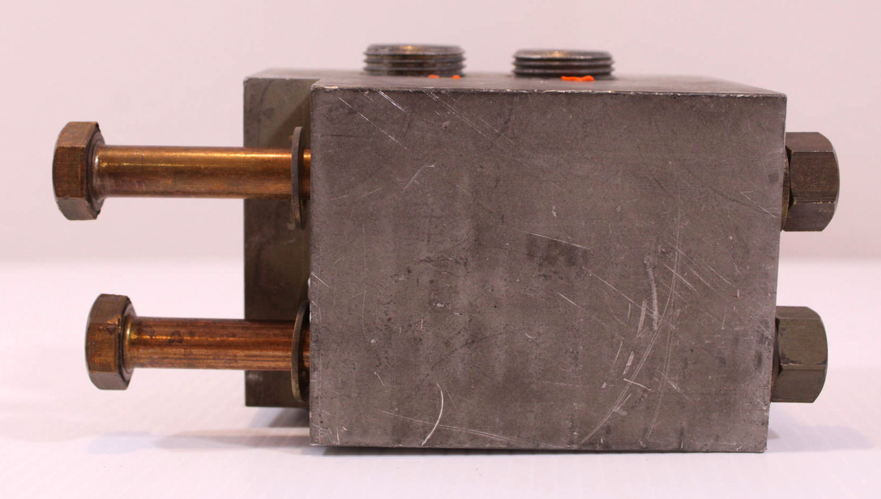 Siemens TC5R600 Breaker Lug Terminal 5 Conductors 2 Bolts 300-600 kcmil