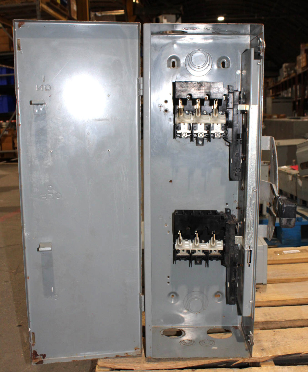 Square D DTU361 Double Throw Switch 30A 600V Non-Fusible 3P/Ph