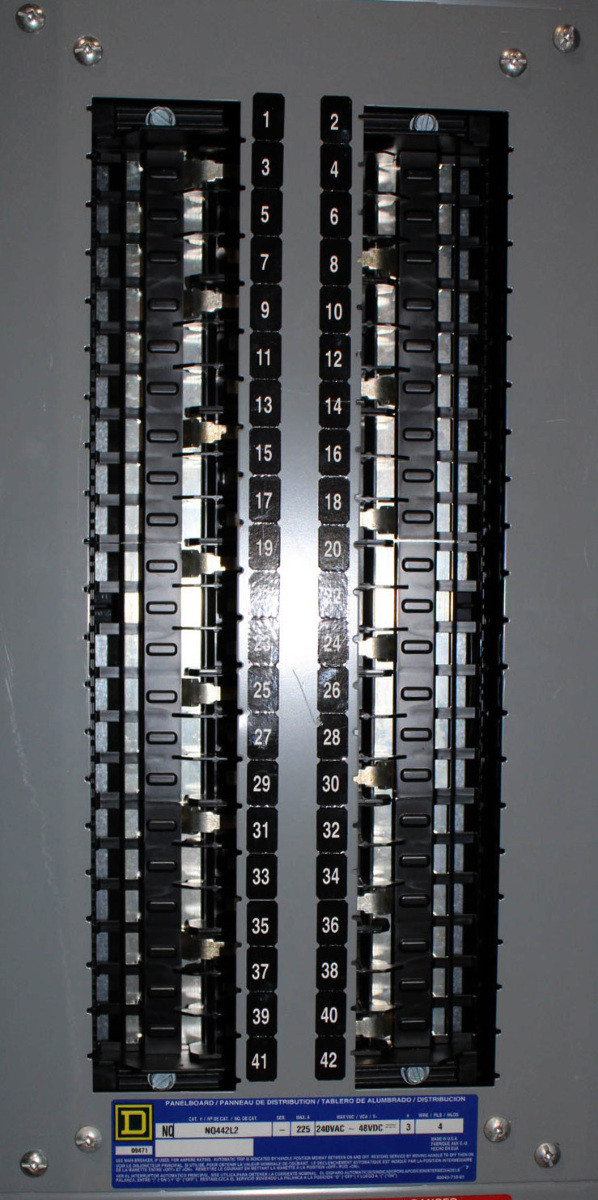 Square D NQ442L2 Panelboard 225A 240V 3PH 4W 42 Circuit Spaces Aluminum Bus Main Lugs NC44S Cover NEMA 1