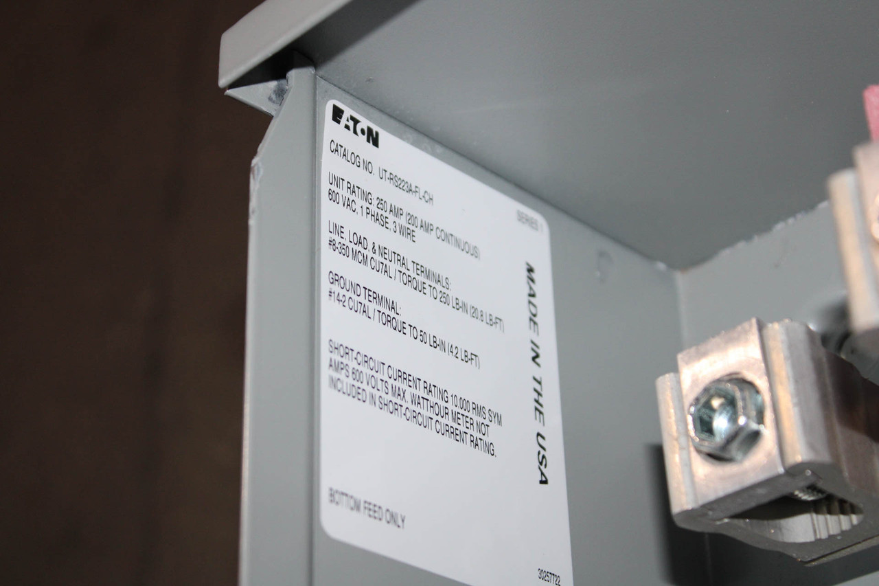 Eaton UTRS223AFLCH Meter Socket Ringless 200A 600V NEMA 3R 1 Phase 3 Wire 4 Jaws