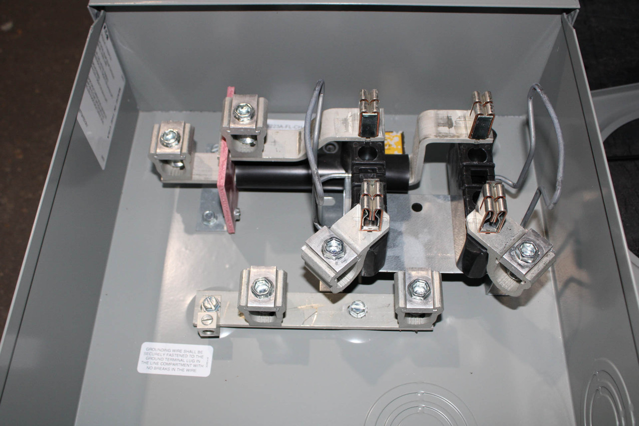 Eaton UTRS223AFLCH Meter Socket Ringless 200A 600V NEMA 3R 1 Phase 3 Wire 4 Jaws