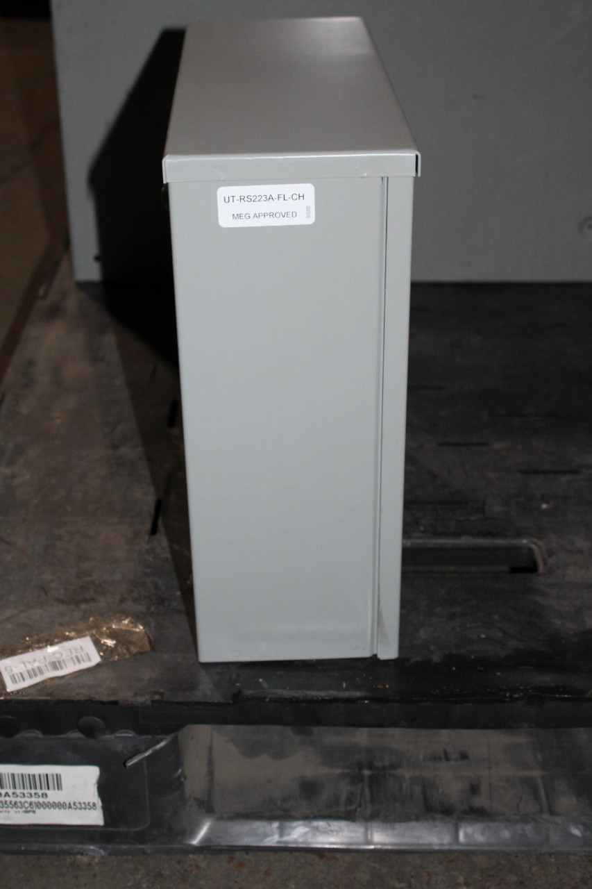 Eaton UTRS223AFLCH Meter Socket Ringless 200A 600V NEMA 3R 1 Phase 3 Wire 4 Jaws