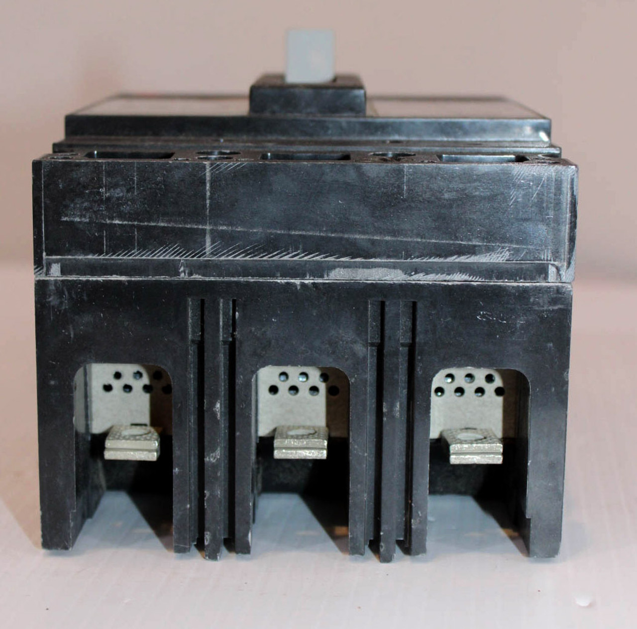 General Electric TED136020 Breaker 20A 600V 3P 14kA 50/60Hz Type TED