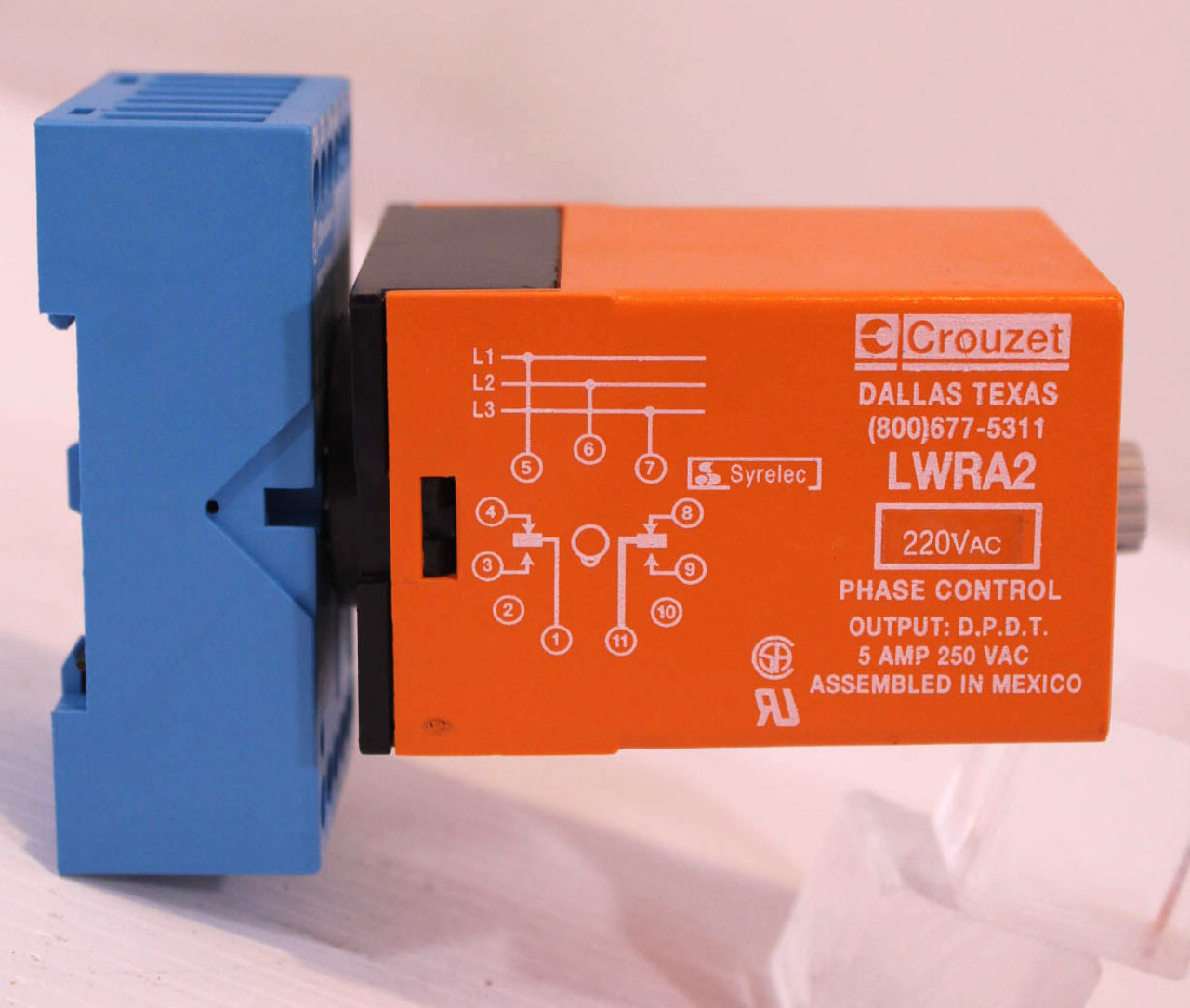 Crouzet LWRA2 Relay 5A 220Vac 250VAC 11 Pin Asymmetry with Socket Base 90.73