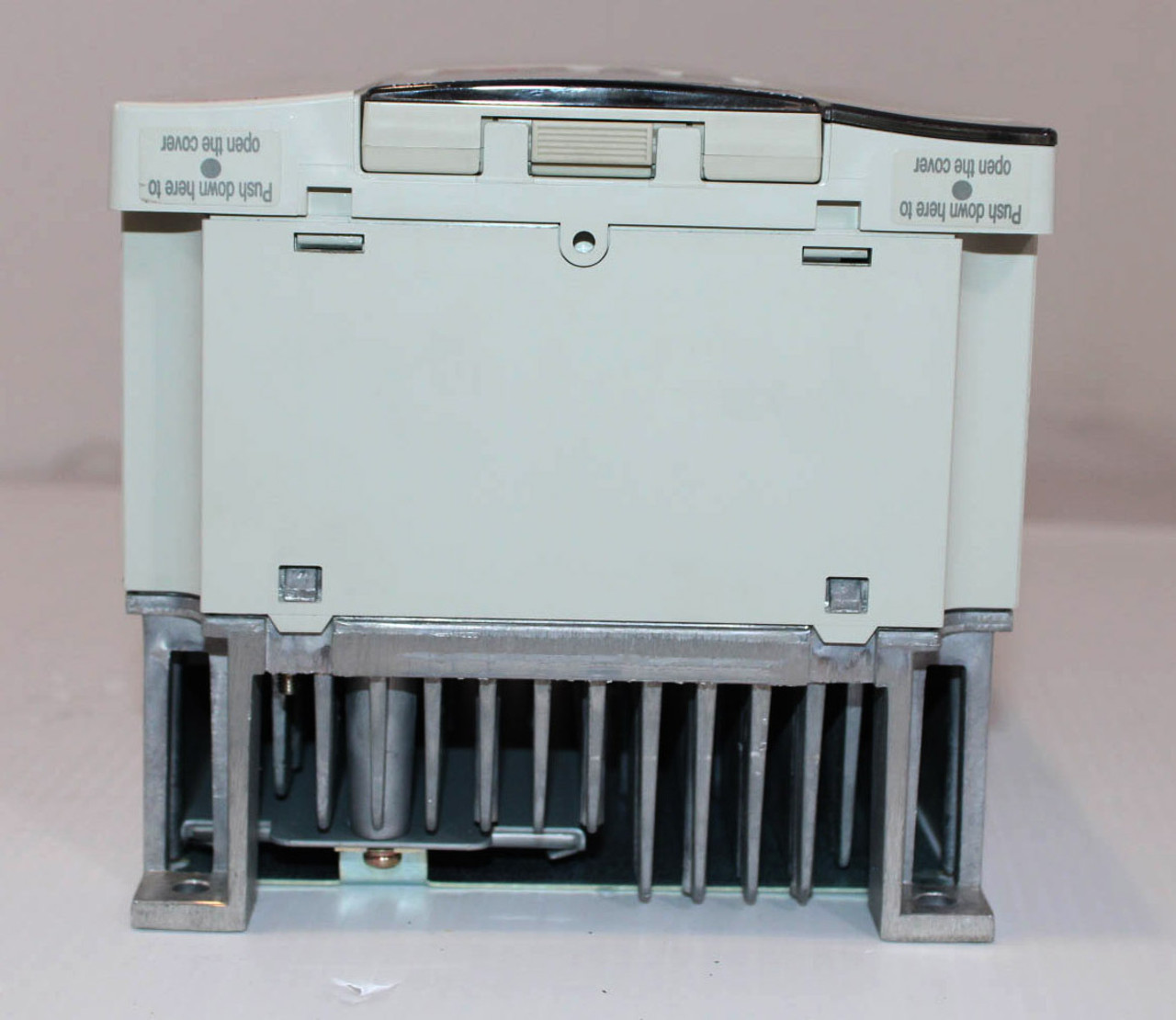 Mitsubishi FR-A540-1.5K-NA Inverter VFD Drive Input: 6.9A 3Ph AC380-480V 50Hz.