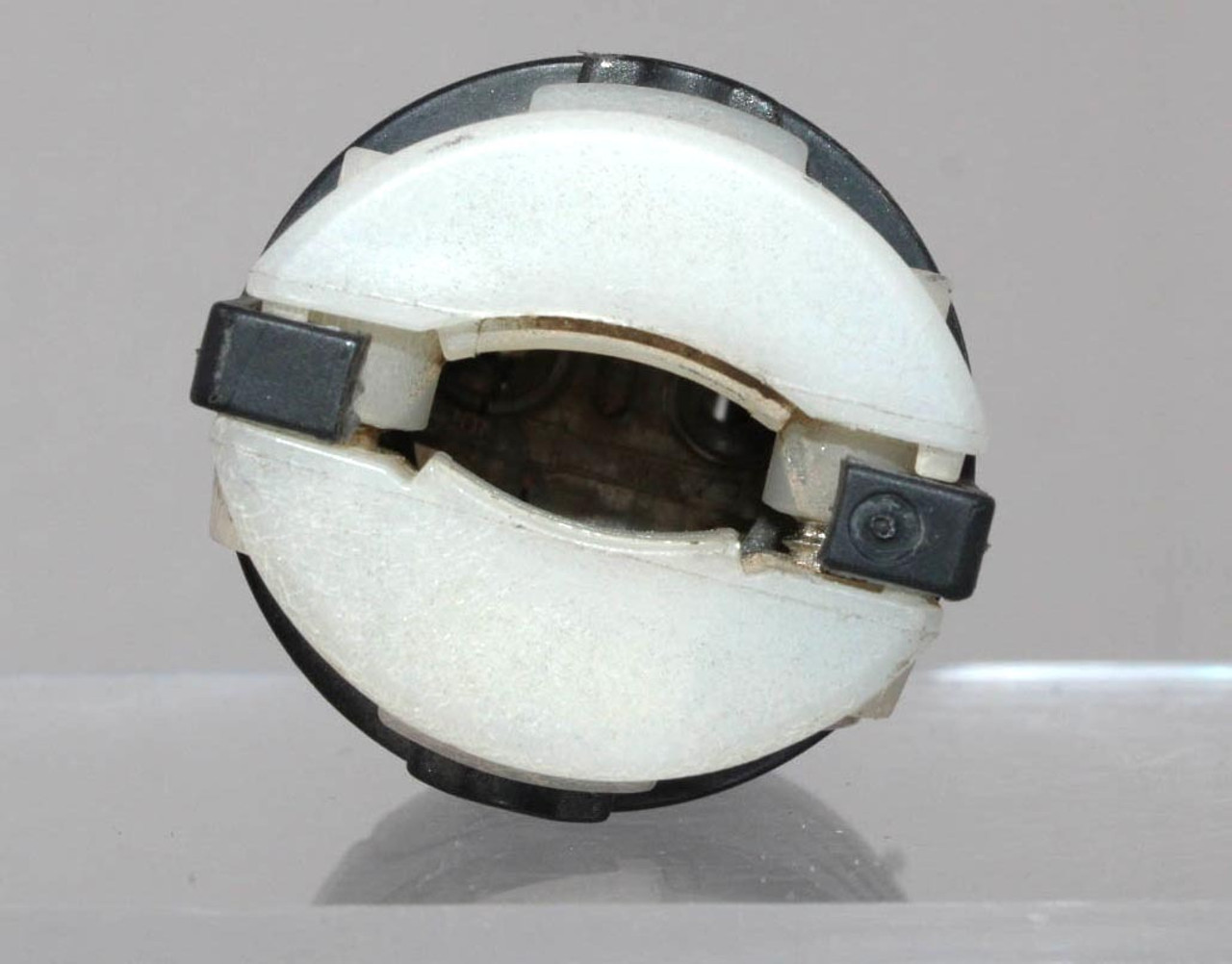Legrand Ground Monitoring Connector 20A 250V