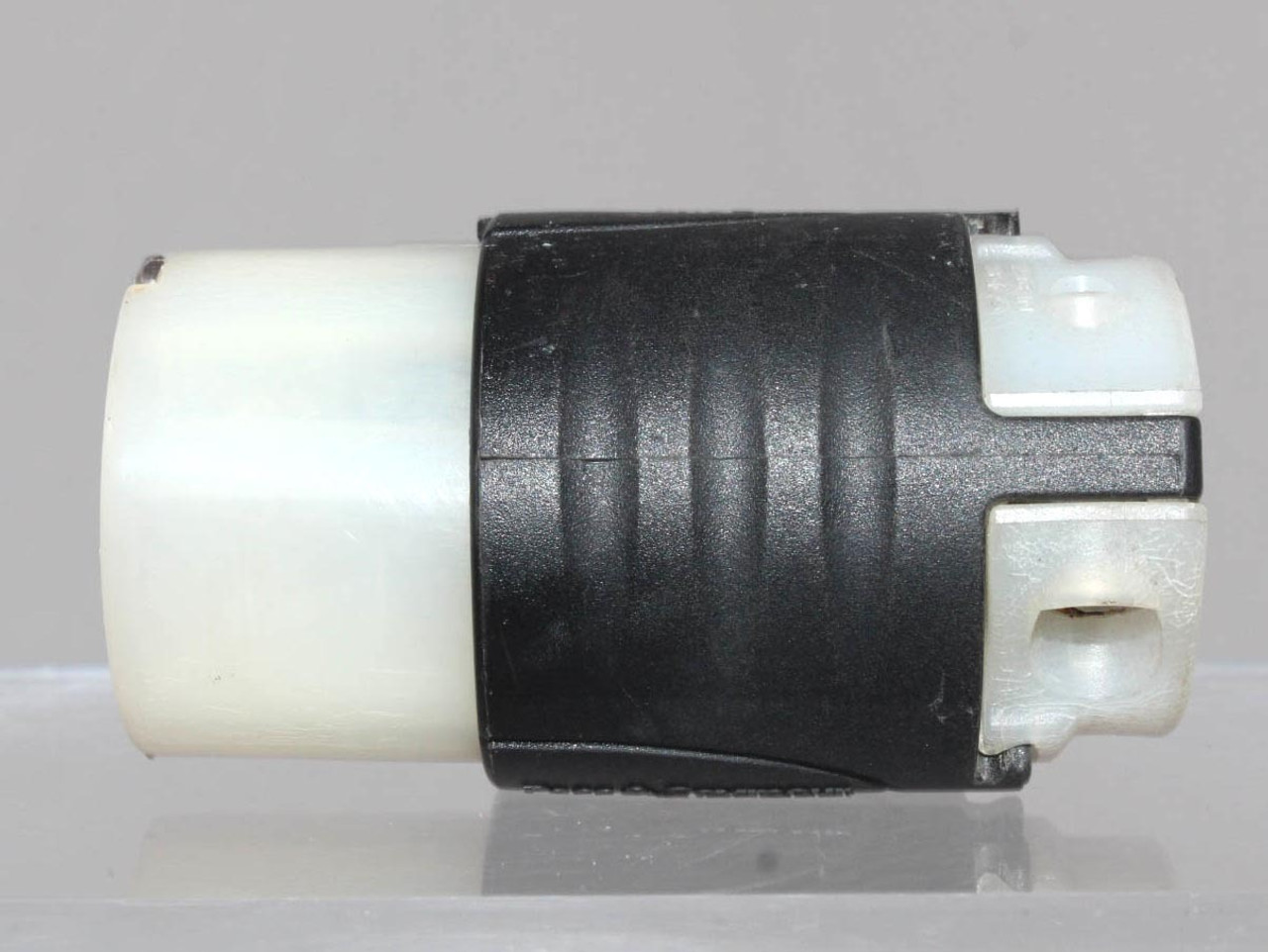 Legrand Ground Monitoring Connector 20A 250V