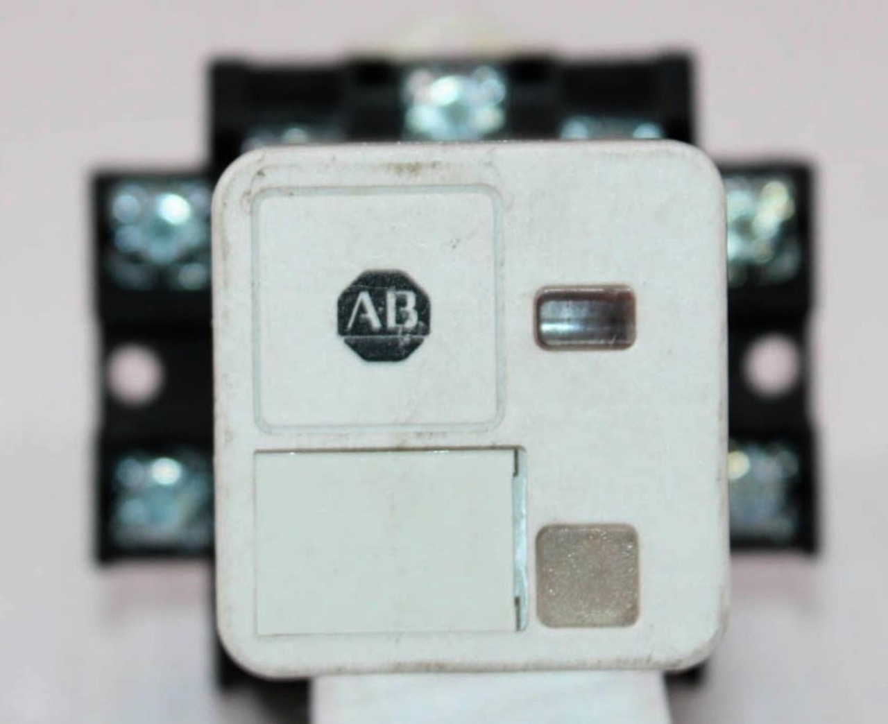 Allen-Bradley 700-HA33A1 Relay Ser C w/700-HN126 Socket Relay Ser A