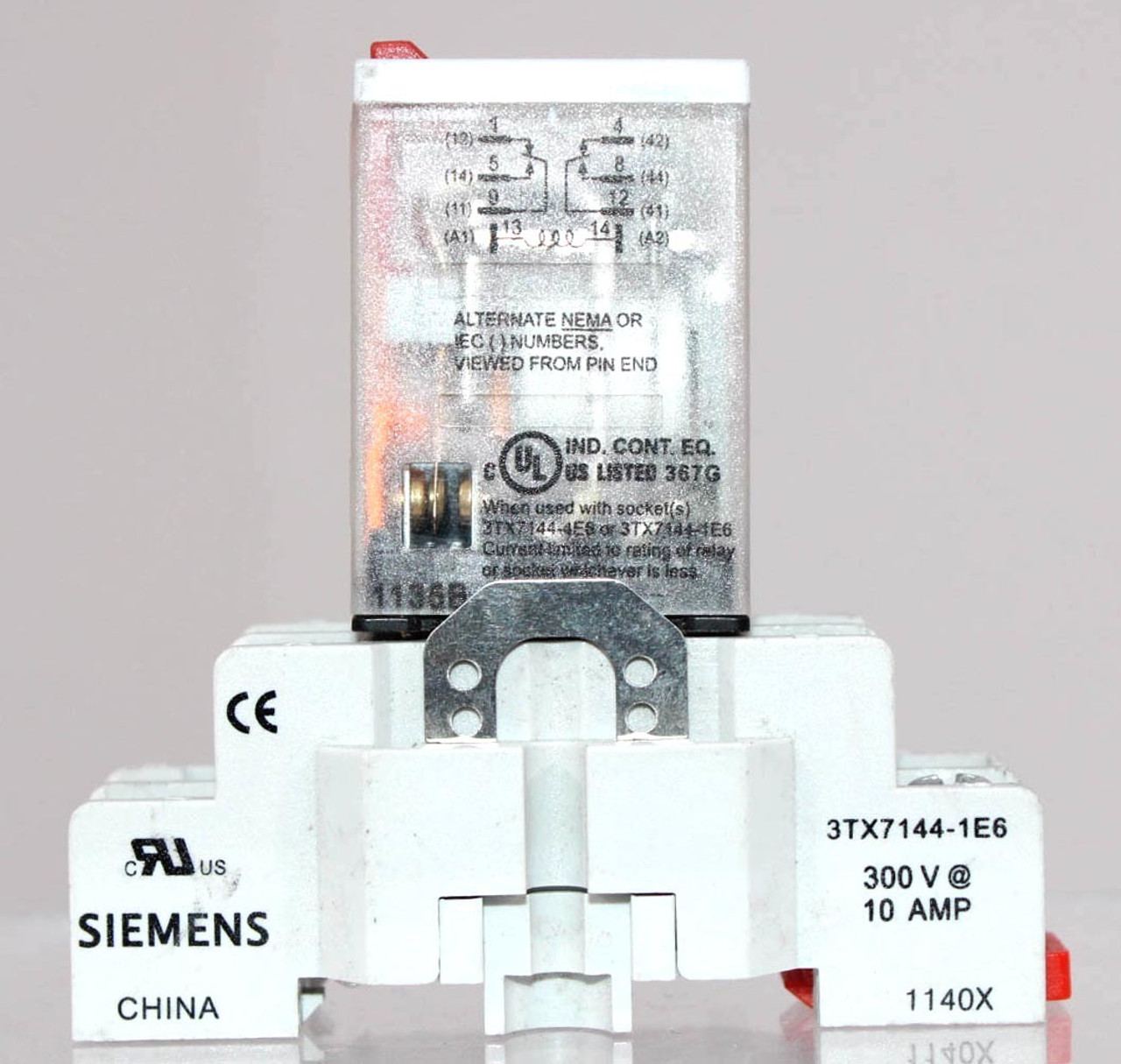 Siemens 3TX7114-5LF13 Relay 15A Coil 120V 8 Pin w/ 3TX7144-1E6 Socket 300V 10A