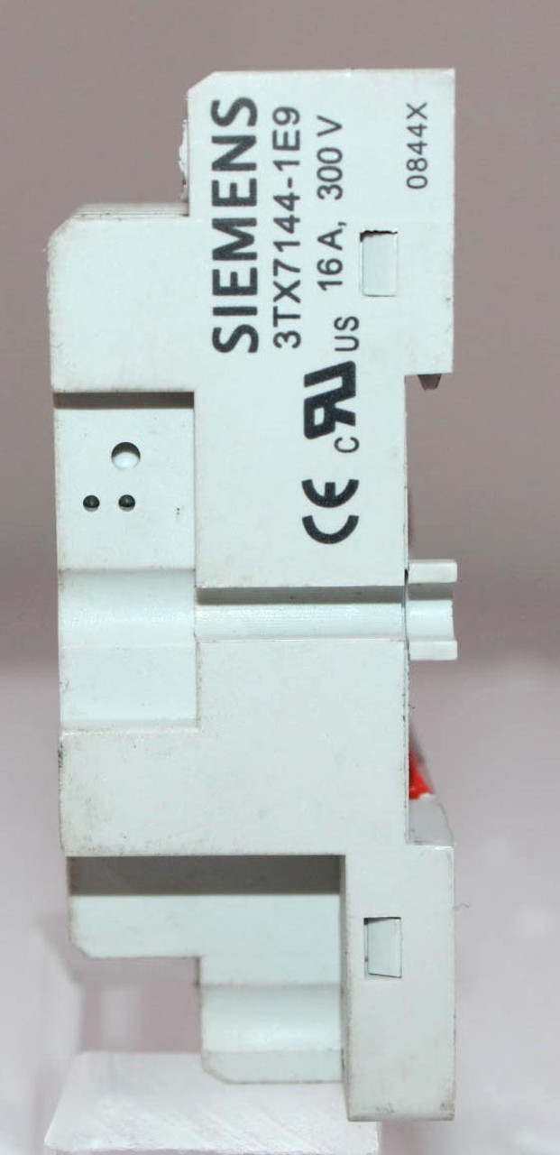 Siemens 3TX7144-1E9 Relay Socket 16A 300V 14 Pin