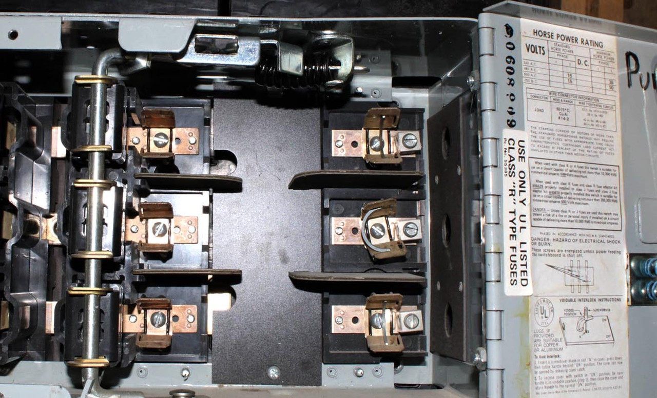 Siemens V7E3622 Fusible Twin Vacu-Break Switch w/Mounting Hardware 60A/60A 600V 3 Poles 3 Phase Series A