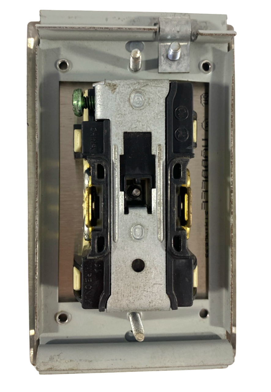 Hubbell HBL5352I Duplex Receptacle 20A 125V Ivory With Face Plate
