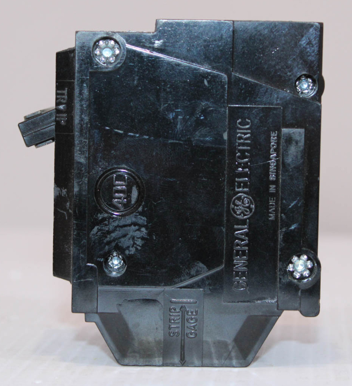 General Electric THQL2120 Breaker 20A 120/240V 2P 1PH 10kA Plug In.