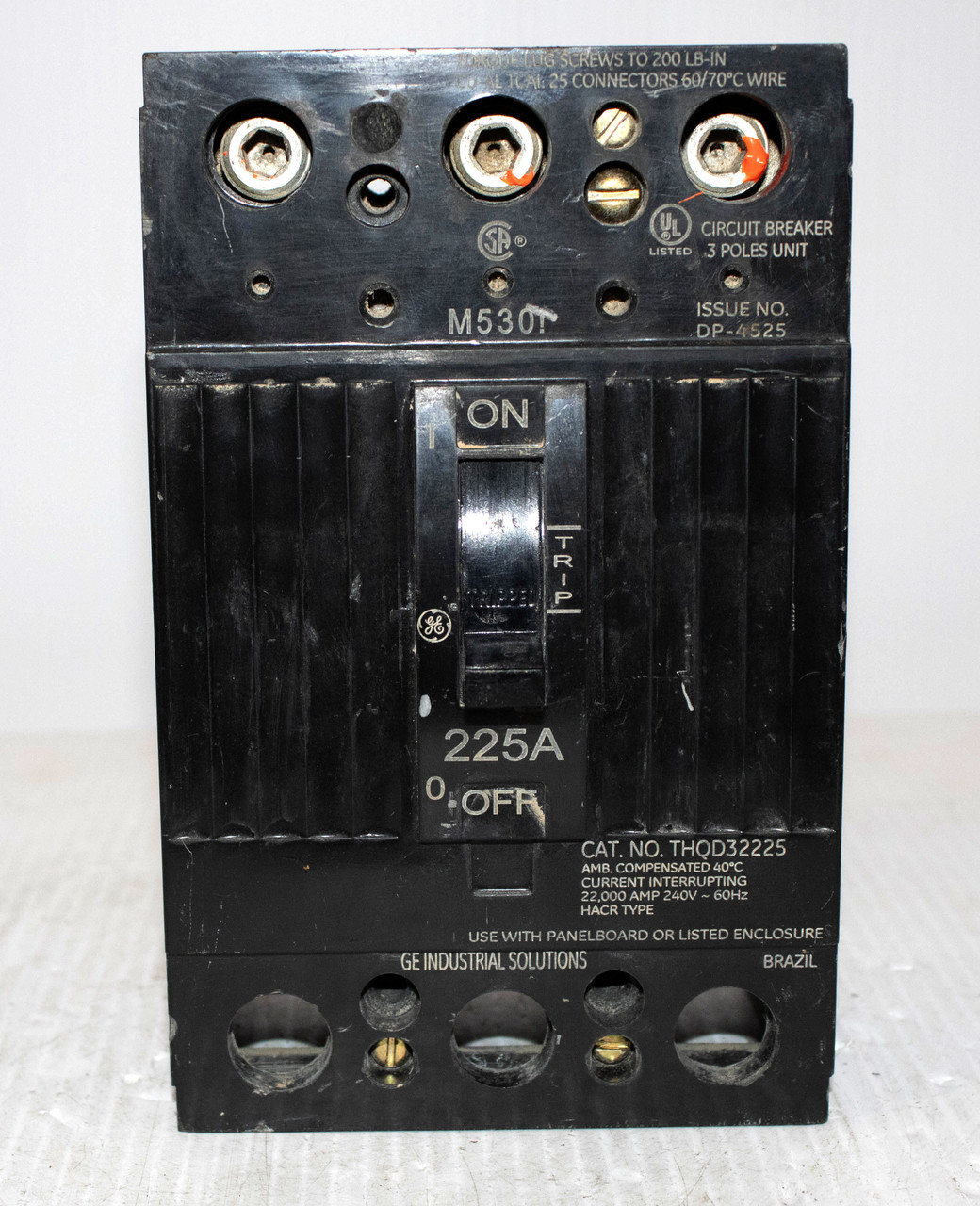 General Electric THQD32225 Breaker 225A 240V 3P 22kA Bolt-On