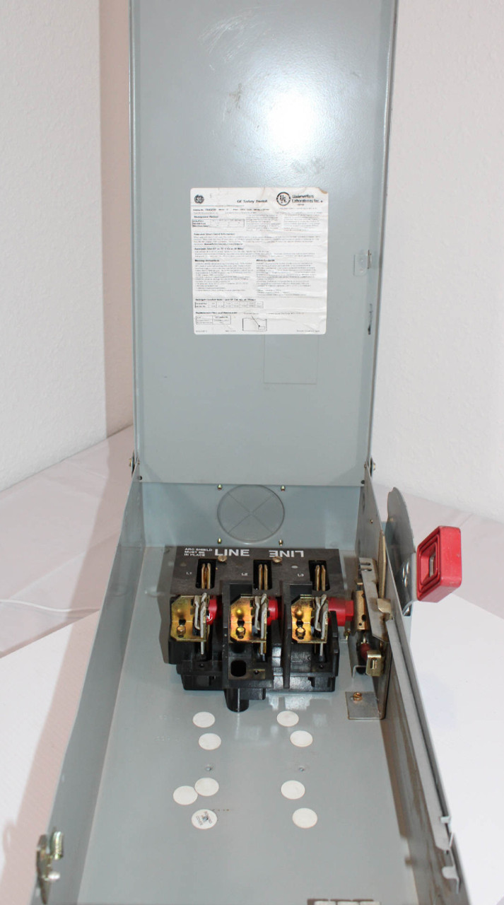 General Electric TH4323R Disconnect Safety Switch 100A 240V 3P Fusible NEMA 3R