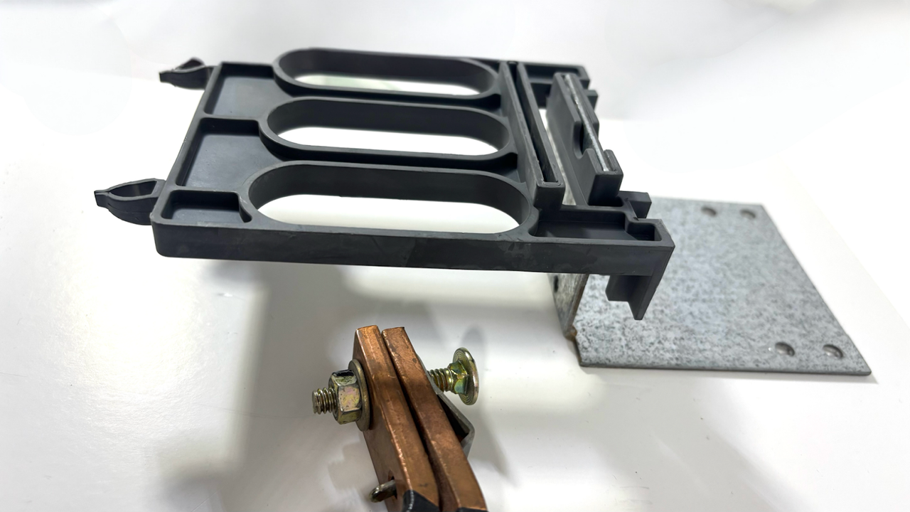 General Electric AMCB6FJ Twin Kit Bolt-On Breaker Mounting Hardware Spectra Series