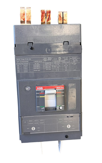 ABB XT4SU3200BYJ000XXX – 200A 3-Pole Molded Case Circuit Breaker, 600VAC, Tmax XT4S, Fixed Thermal-Magnetic Trip, UL/CSA/IEC Rated