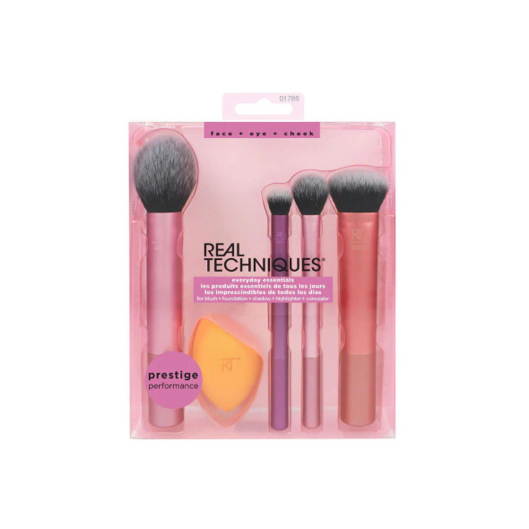 Real Techniques Everyday Essentials Brush Kit (4 Brushes + 1 Sponge) | 261836
